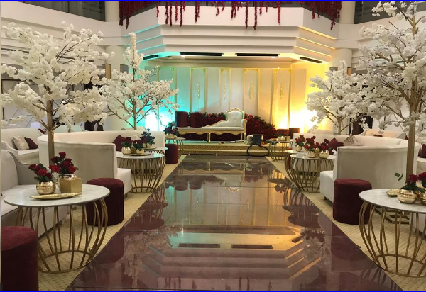 القاعات Listing Category فندق هوليداي ان العليا